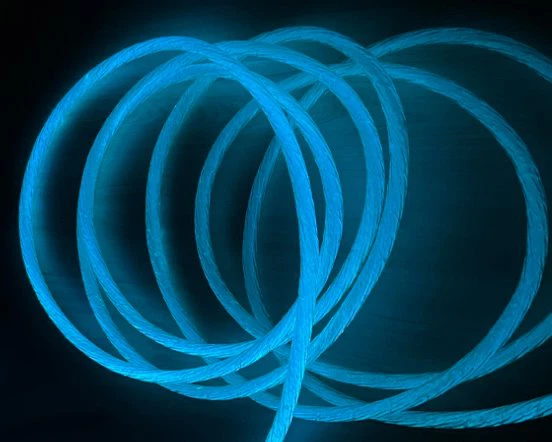 lighting multi core optical fiber